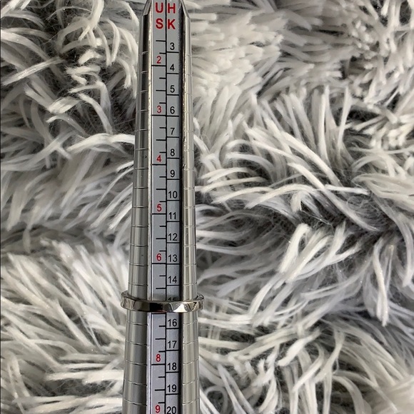 Silver Ring w Stones - Picture 7 of 7